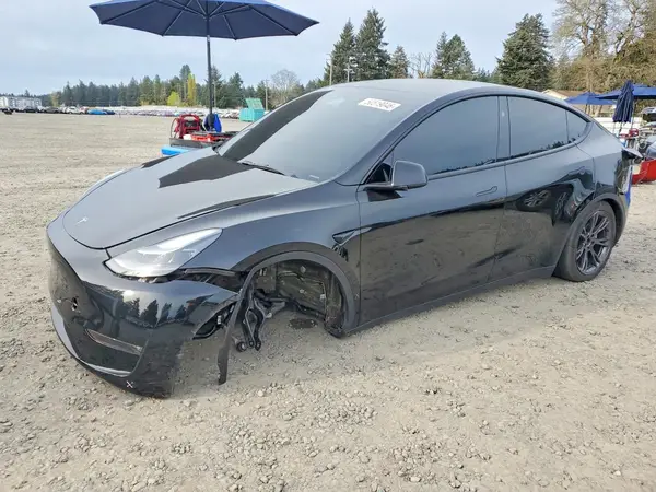 7SAYGAEE2SF239064 2025 TESLA MODEL Y - Image 1