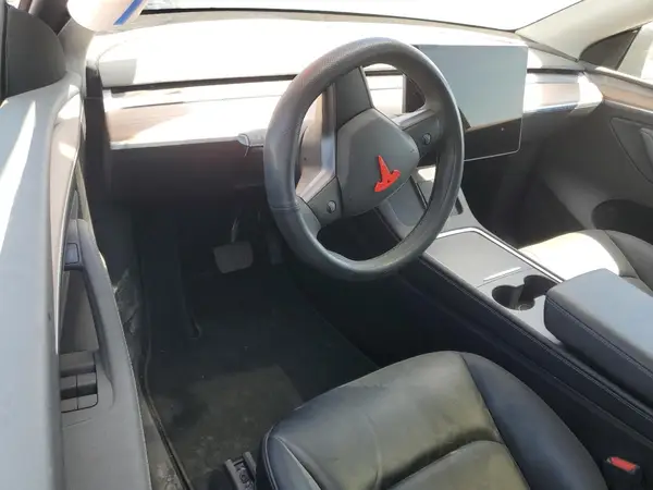 7SAYGAEE2SF246659 2025 TESLA MODEL Y - Image 8