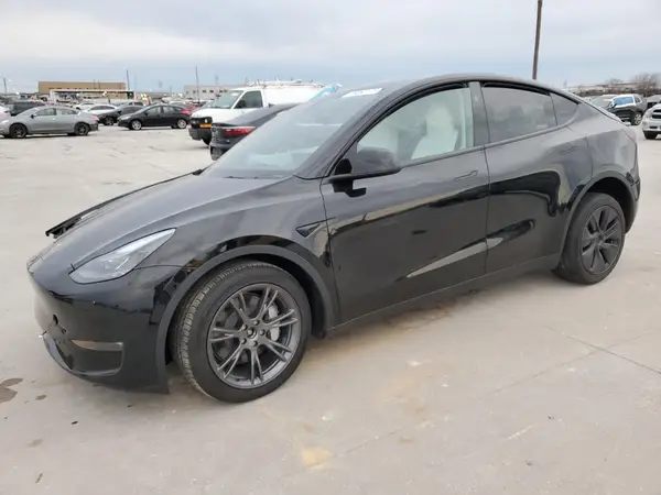 7SAYGAEE2SF250338 2025 TESLA MODEL Y - Image 1