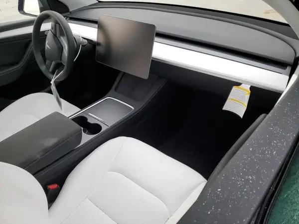 7SAYGAEE2SF250338 2025 TESLA MODEL Y - Image 8