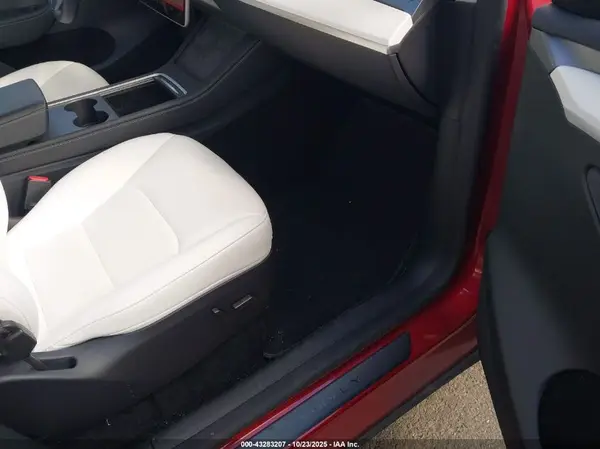 7SAYGAEE2SF254390 2025 TESLA MODEL Y - Image 8