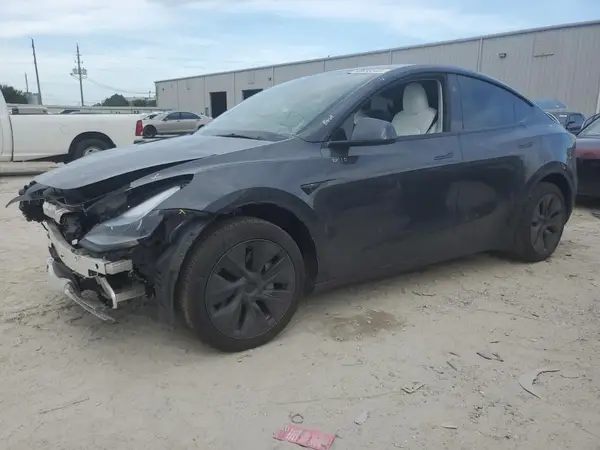 7SAYGAEE2SF273361 2025 TESLA MODEL Y - Image 1