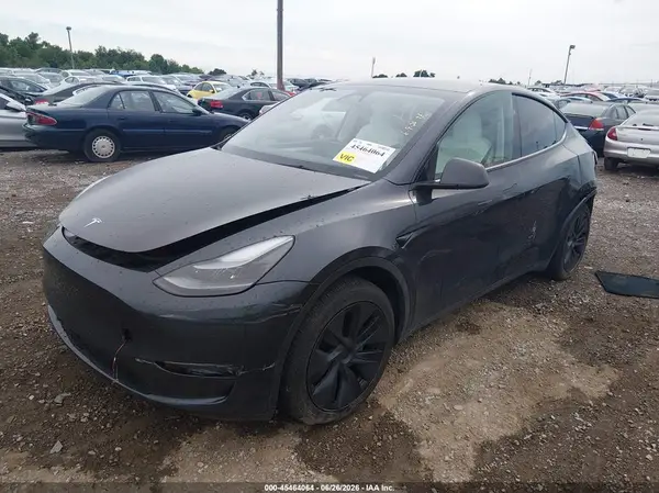 7SAYGAEE2SF288796 2025 TESLA MODEL Y - Image 2