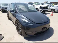 7SAYGAEE2SF295750 2025 TESLA MODEL Y