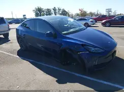 7SAYGAEE2SF296638 2025 TESLA MODEL Y