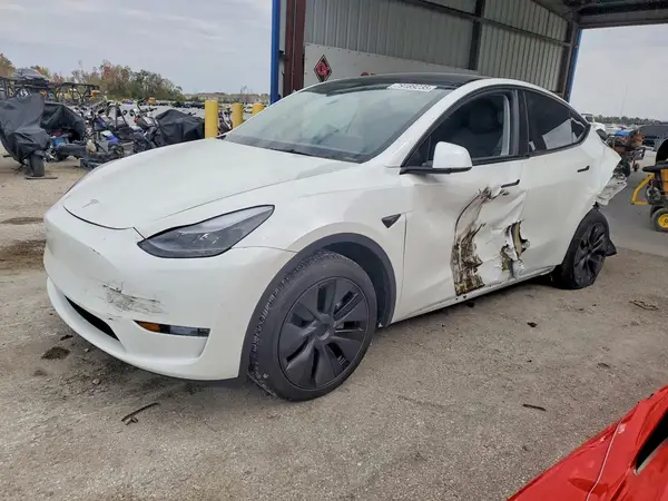 7SAYGAEE2SF299054 2025 TESLA MODEL Y - Image 1