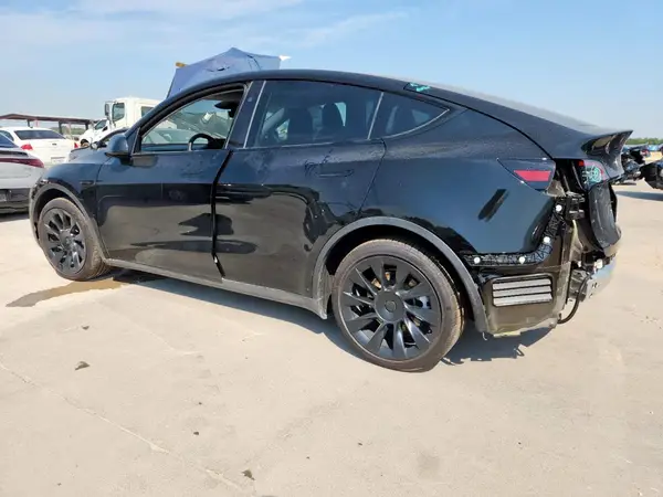 7SAYGAEE2SF302261 2025 TESLA MODEL Y - Image 2