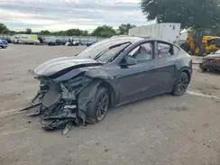 7SAYGAEE2SF306214 2025 TESLA MODEL Y