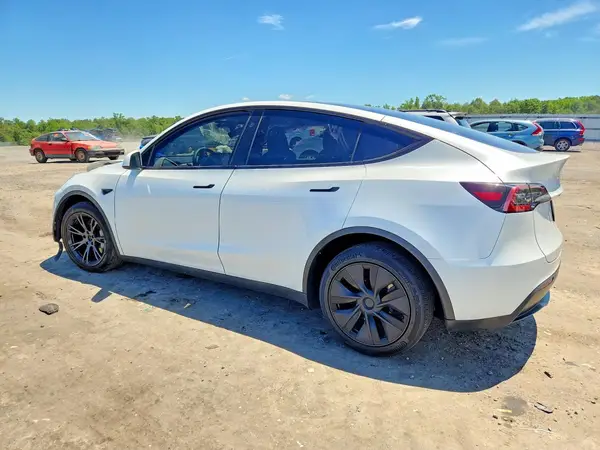 7SAYGAEE2SF306648 2025 TESLA MODEL Y - Image 2