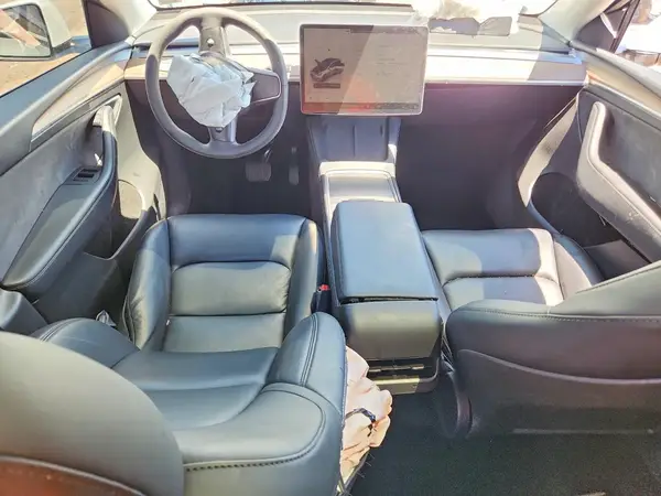 7SAYGAEE2SF306648 2025 TESLA MODEL Y - Image 8