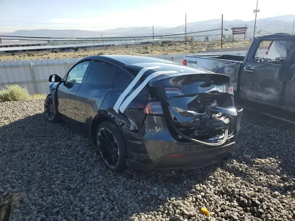 7SAYGAEE2SF312174 2025 TESLA MODEL Y - Image 2
