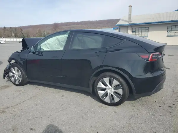 7SAYGAEE3NF310888 2022 TESLA MODEL Y - Image 2