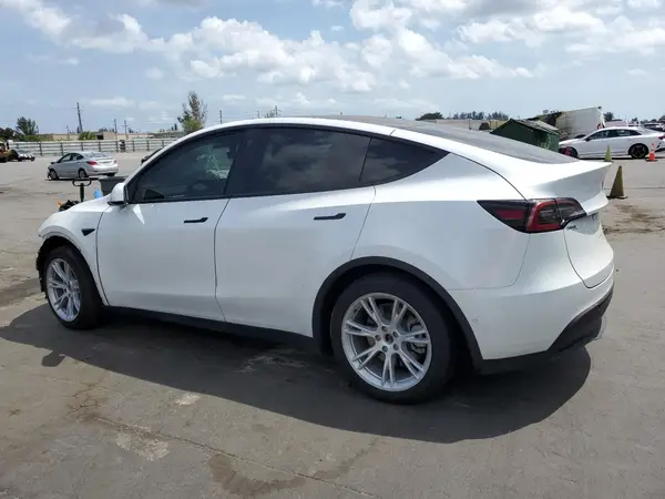 7SAYGAEE3NF314178 2022 TESLA MODEL Y - Image 2