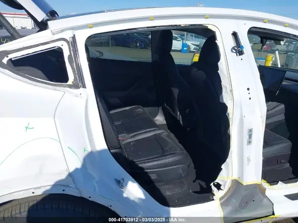 7SAYGAEE3NF337220 2022 TESLA MODEL Y - Image 8