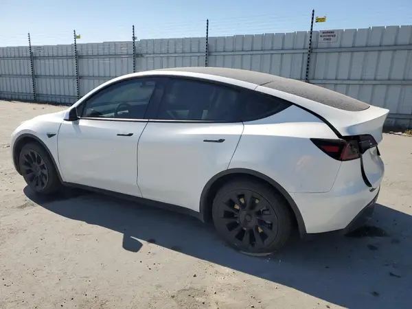 7SAYGAEE3NF337864 2022 TESLA MODEL Y - Image 2