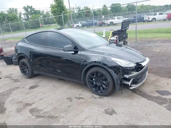 7SAYGAEE3NF338786 2022 TESLA MODEL Y - Image 1