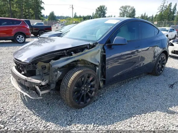 7SAYGAEE3NF359220 2022 TESLA MODEL Y - Image 2