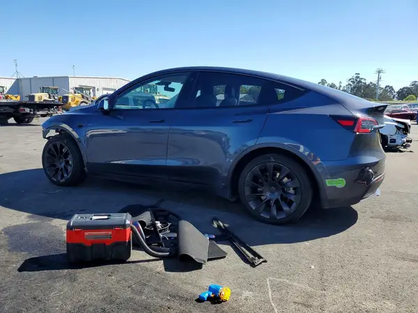 7SAYGAEE3NF364935 2022 TESLA MODEL Y - Image 2