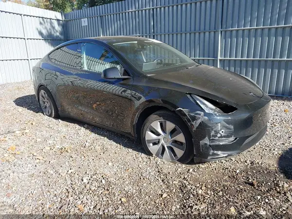 7SAYGAEE3NF365647 2022 TESLA MODEL Y - Image 1