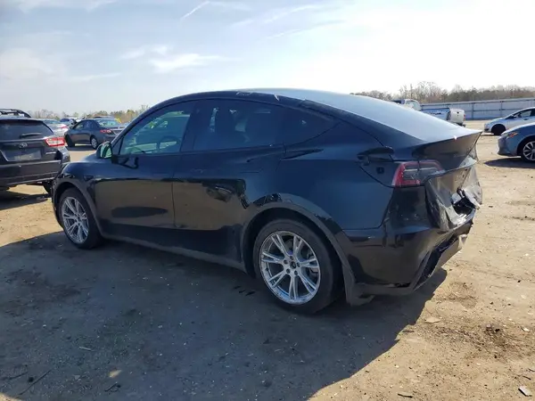 7SAYGAEE3NF378947 2022 TESLA MODEL Y - Image 2