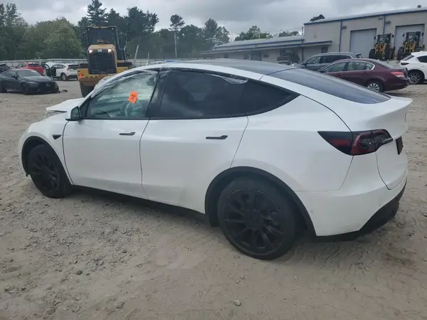7SAYGAEE3NF412496 2022 TESLA MODEL Y - Image 2