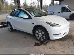 7SAYGAEE3NF427483 2022 TESLA MODEL Y