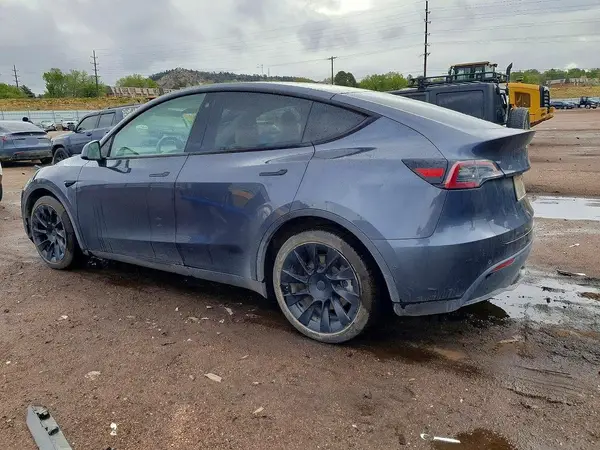7SAYGAEE3NF433879 2022 TESLA MODEL Y - Image 2