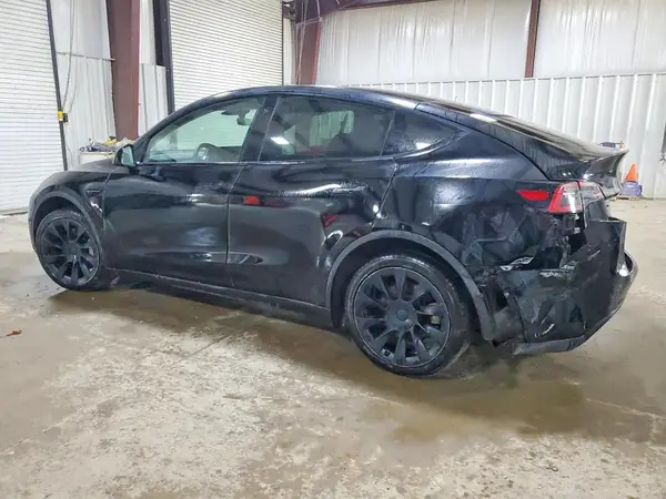7SAYGAEE3NF468745 2022 TESLA MODEL Y - Image 2
