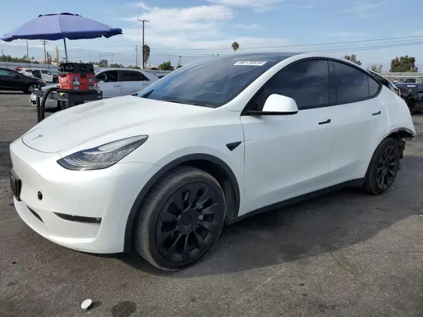 7SAYGAEE3NF493905 2022 TESLA MODEL Y - Image 1
