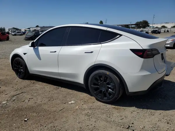 7SAYGAEE3NF515885 2022 TESLA MODEL Y - Image 2