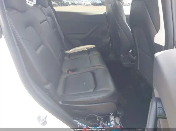 7SAYGAEE3NF517569 2022 TESLA MODEL Y - Image 8