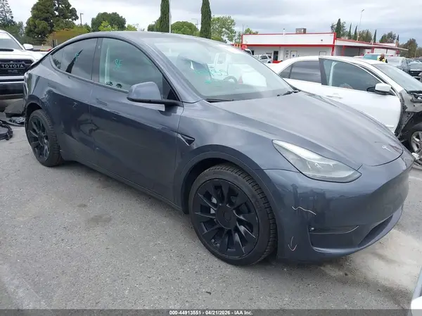 7SAYGAEE3NF535022 2022 TESLA MODEL Y - Image 1