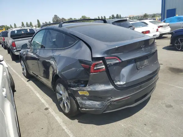 7SAYGAEE3NF544397 2022 TESLA MODEL Y - Image 2