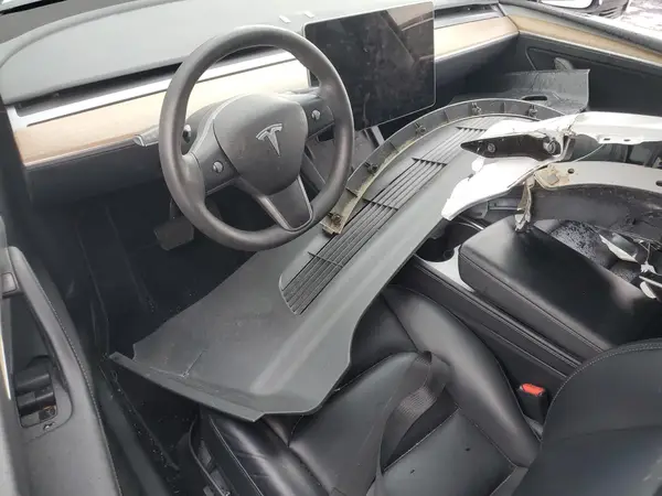 7SAYGAEE3NF545078 2022 TESLA MODEL Y - Image 8