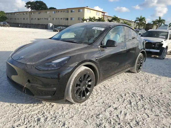 7SAYGAEE3NF547459 2022 TESLA MODEL Y - Image 1