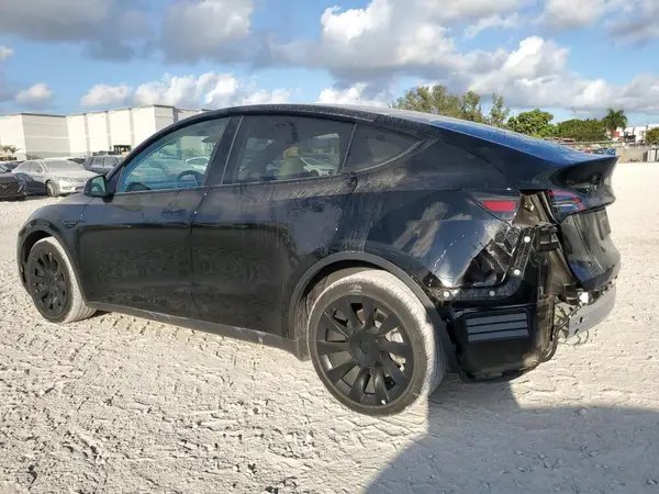 7SAYGAEE3NF547459 2022 TESLA MODEL Y - Image 2
