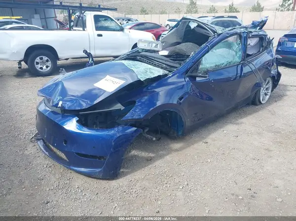 7SAYGAEE3NF555724 2022 TESLA MODEL Y - Image 2