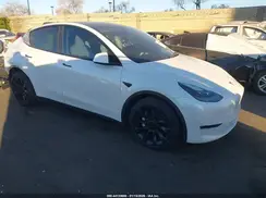 7SAYGAEE3NF558560 2022 TESLA MODEL Y