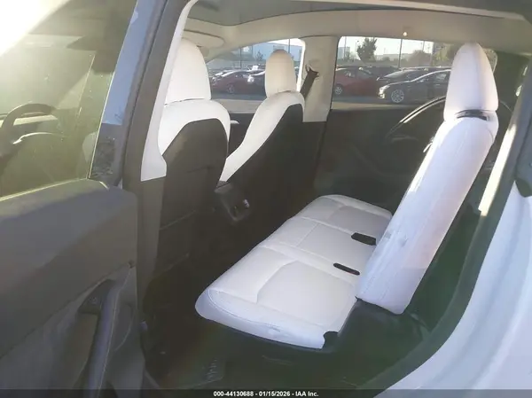 7SAYGAEE3NF558560 2022 TESLA MODEL Y - Image 8