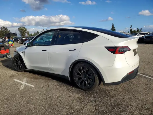 7SAYGAEE3NF561328 2022 TESLA MODEL Y - Image 2