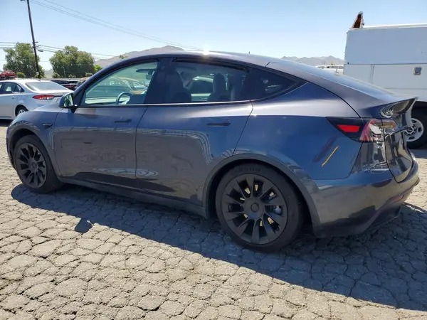 7SAYGAEE3PF588595 2023 TESLA MODEL Y - Image 2