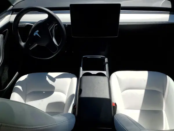 7SAYGAEE3PF588595 2023 TESLA MODEL Y - Image 8