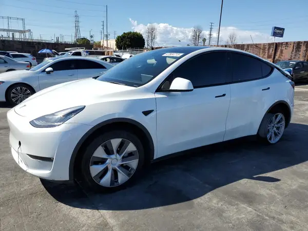7SAYGAEE3PF590055 2023 TESLA MODEL Y - Image 1