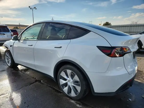 7SAYGAEE3PF591383 2023 TESLA MODEL Y - Image 2