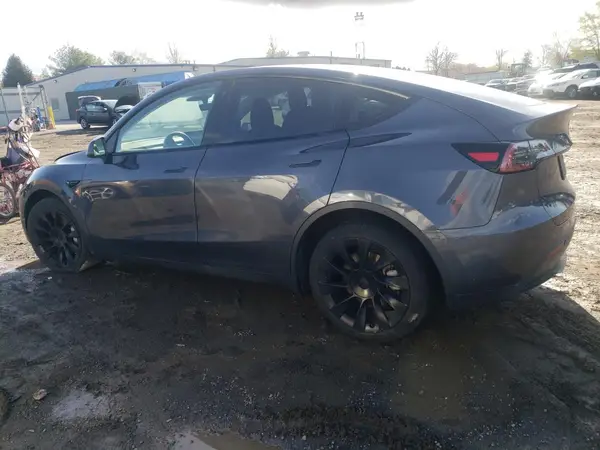 7SAYGAEE3PF596826 2023 TESLA MODEL Y - Image 2