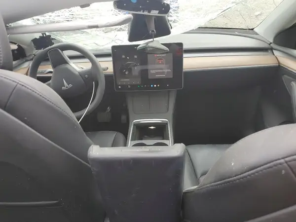 7SAYGAEE3PF610028 2023 TESLA MODEL Y - Image 8