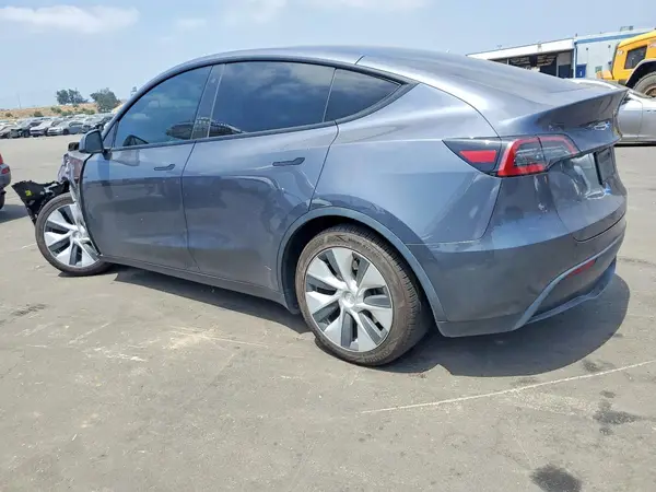 7SAYGAEE3PF618601 2023 TESLA MODEL Y - Image 2