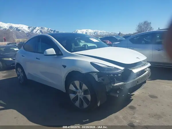 7SAYGAEE3PF625743 2023 TESLA MODEL Y - Image 1