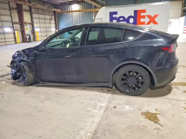 7SAYGAEE3PF631431 2023 TESLA MODEL Y - Image 2