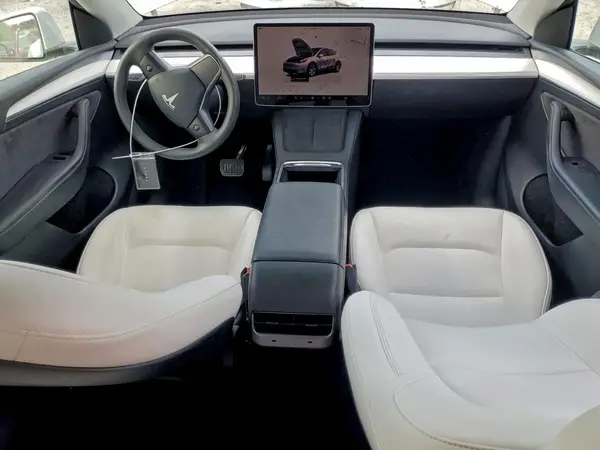 7SAYGAEE3PF646270 2023 TESLA MODEL Y - Image 8